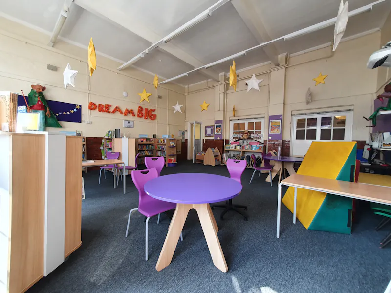 Tooting Bec School, J228 (photo 3)