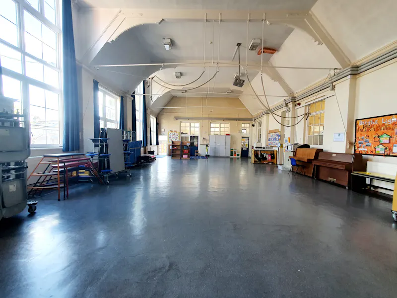 Open plan at Tooting Bec School, J228 (photo 19)