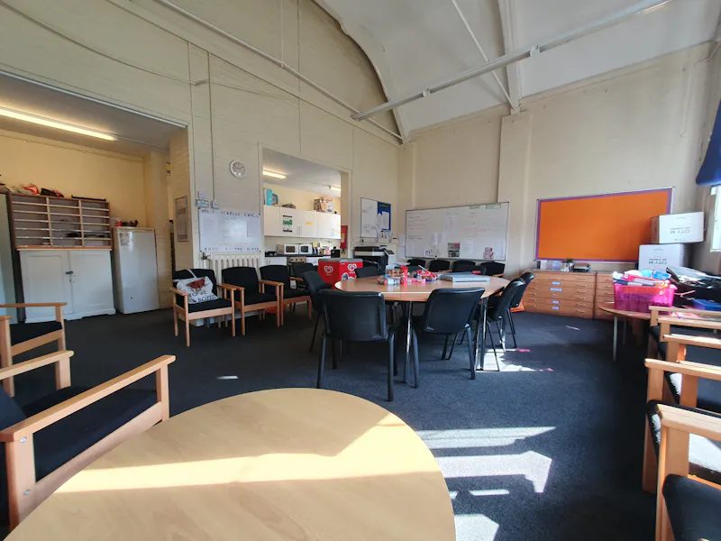 Tooting Bec School, J228 (photo 15)