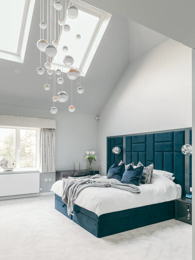 Bedroom at Modern Mill Hill house, D2695 (photo 17)