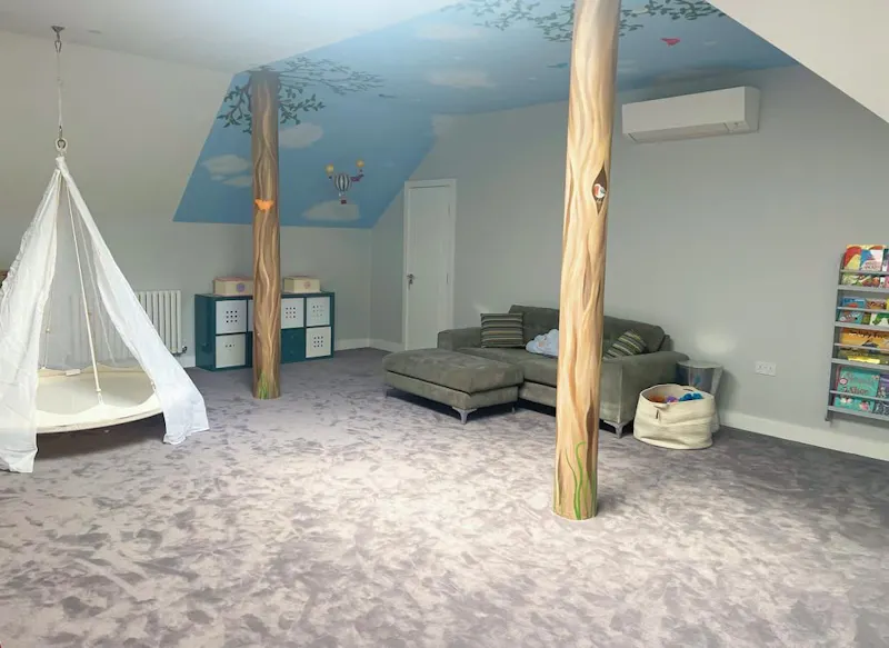 Bedroom - child's at Modern Mill Hill house, D2695 (photo 11)