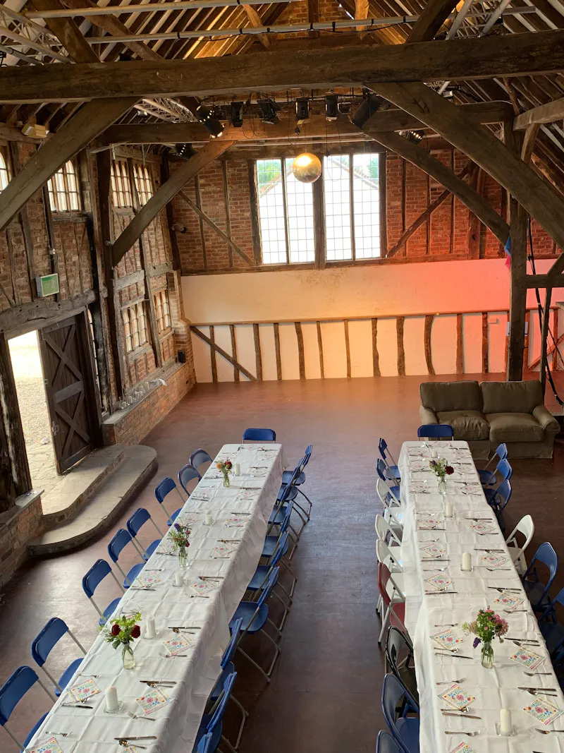 Ballroom at Old Hitchin barn, L748 (photo 9)