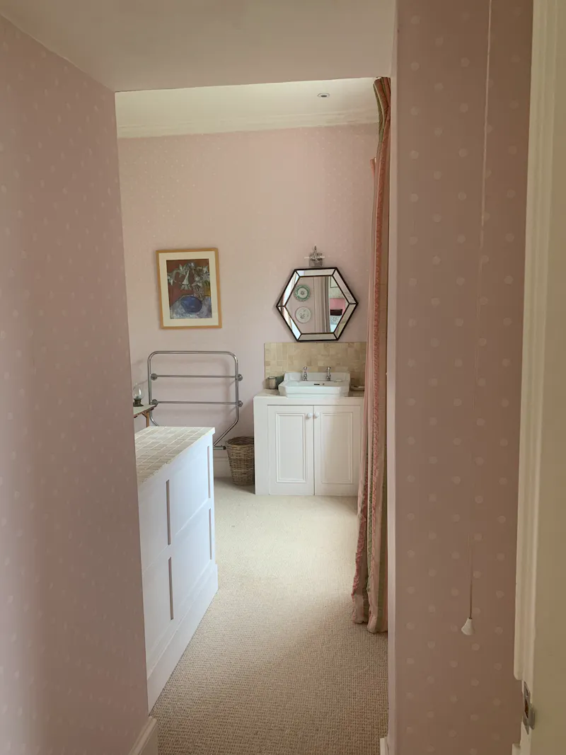 Bathroom at Walkern Mansion, B2009 (photo 29)
