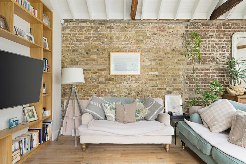 Converted stables in Putney, D2696 (photo 14)