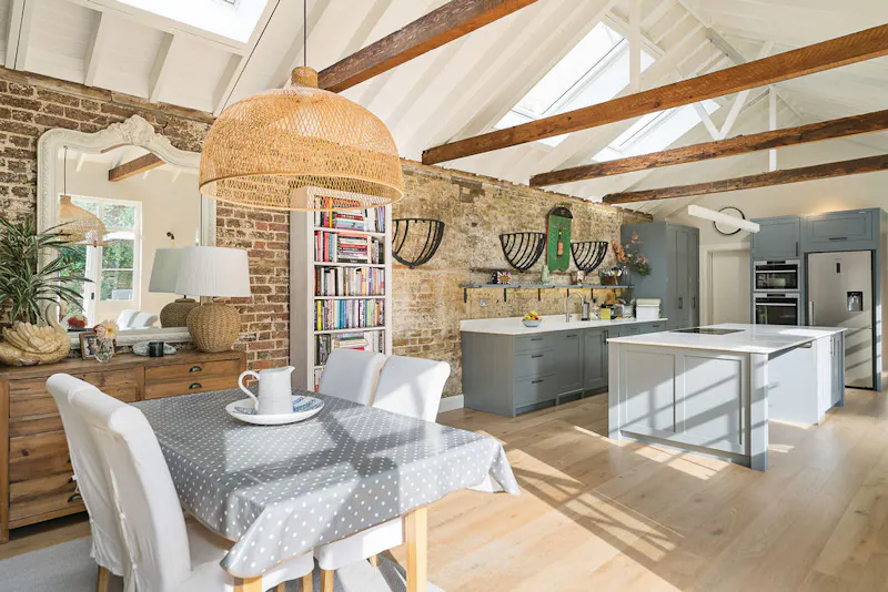 Converted stables in Putney, D2696 (photo 12)