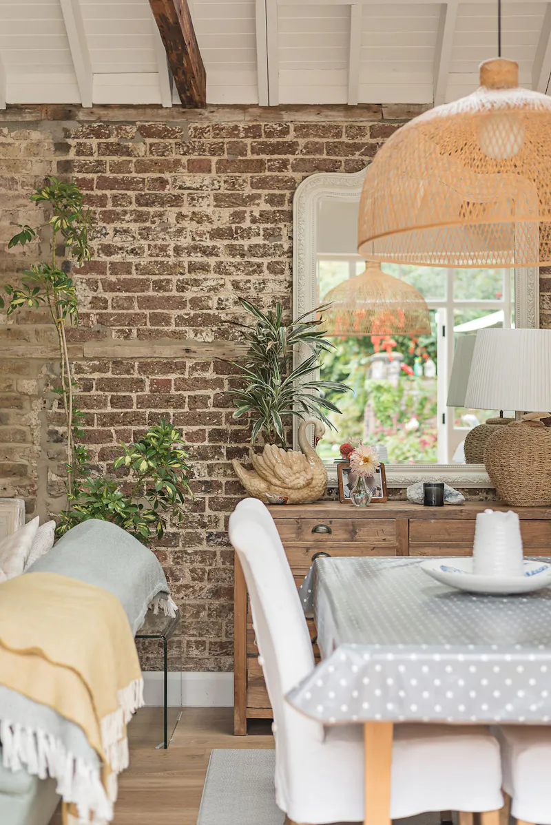 Converted stables in Putney, D2696 (photo 11)