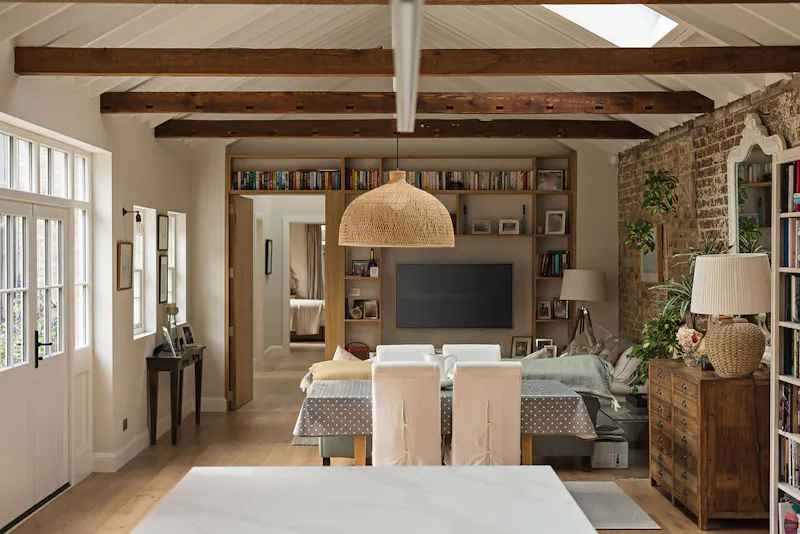 Converted stables in Putney, D2696 (photo 9)