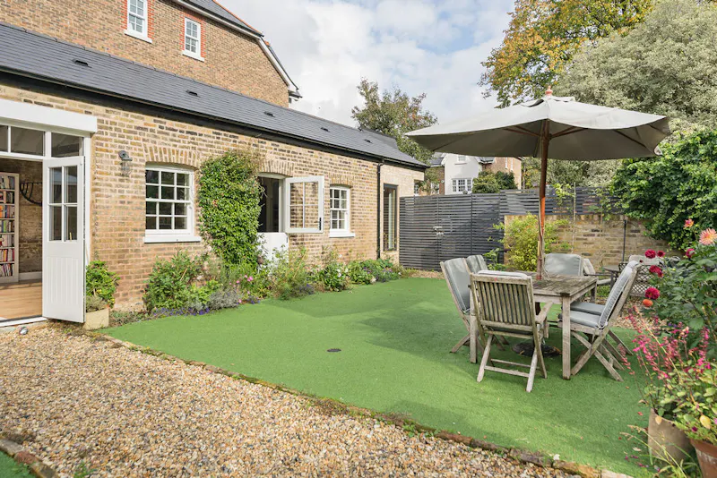 Garden at Converted stables in Putney, D2696 (photo 29)