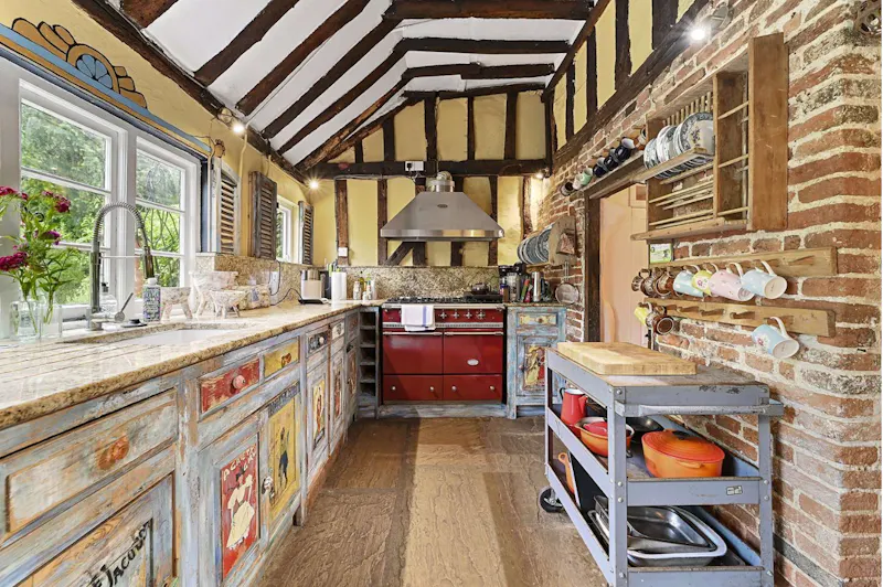 Kitchen at Braintree Tudor house, M356 (photo 5)