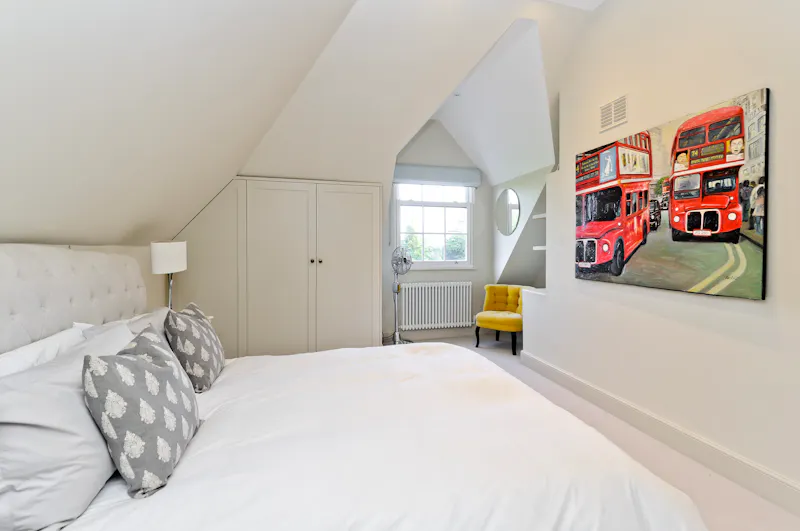 Bedroom at Surrey Hills country house, D2703 (photo 15)