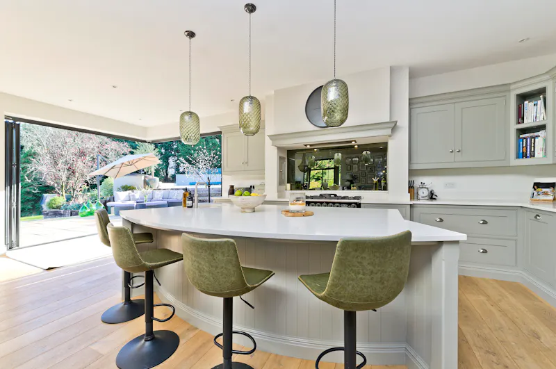 Kitchen at Surrey Hills country house, D2703 (photo 3)
