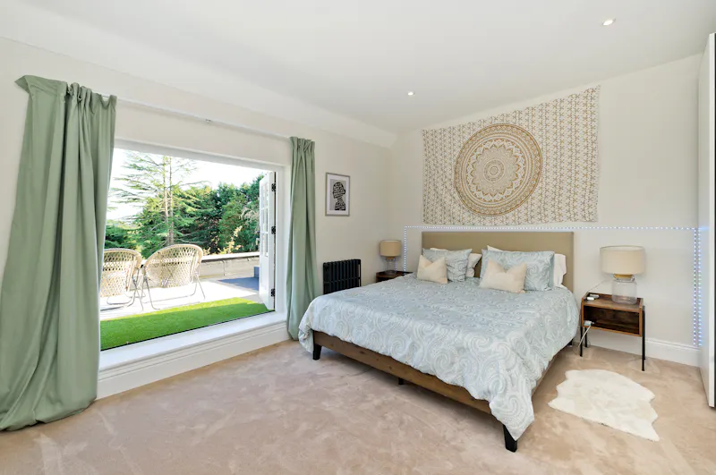 Bedroom at Surrey Hills country house, D2703 (photo 25)