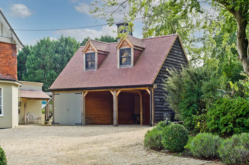 Garage at Surrey Hills country house, D2703 (photo 37)
