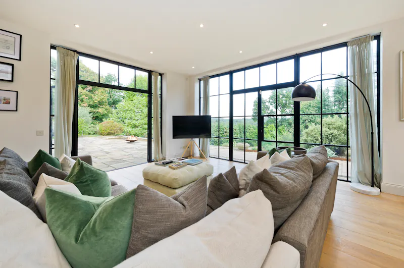 Living Room at Surrey Hills country house, D2703 (photo 5)