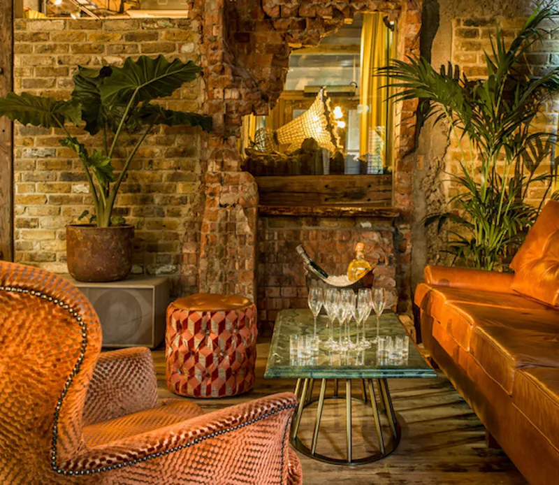 Exposed brick at Event space in Kings Cross, R866 (photo 2)