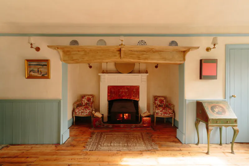 Fireplace at Langport manor house, H190 (photo 19)
