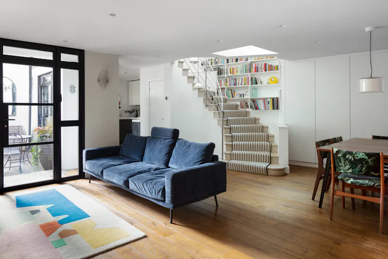 Crittall windows at Primrose Hill mews home, D2701 (photo 5)
