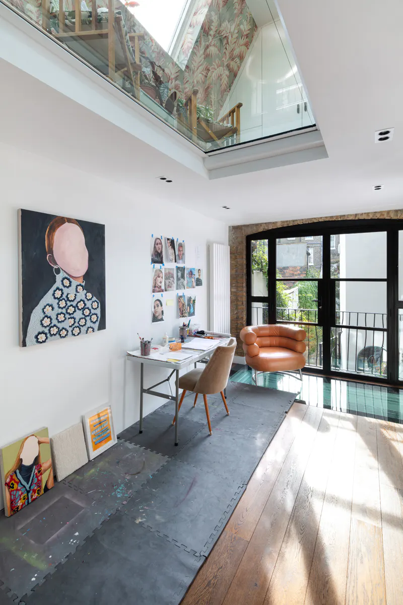 Study at Primrose Hill mews home, D2701 (photo 7)