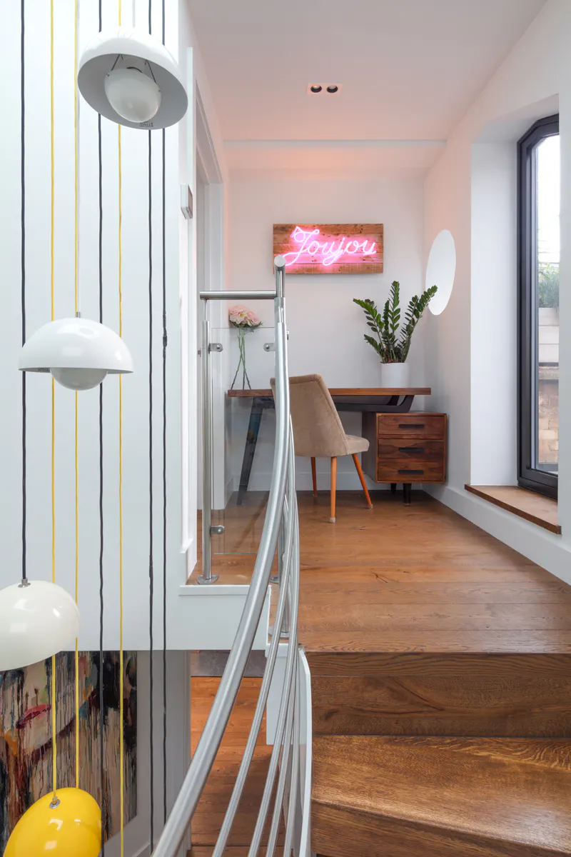 Study at Primrose Hill mews home, D2701 (photo 9)