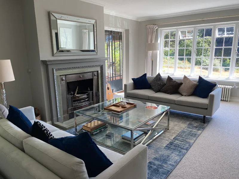 Living Room at 1920s Farnham house, D2697 (photo 6)