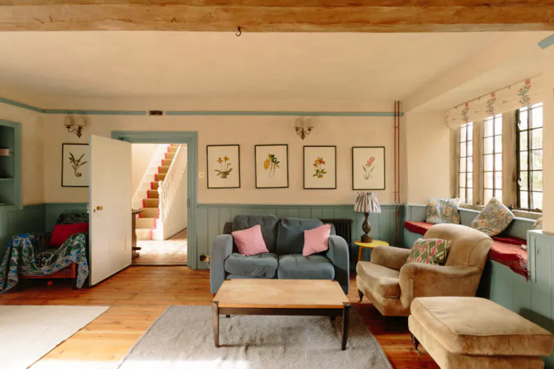 Living Room at Langport manor house, H190 (photo 5)