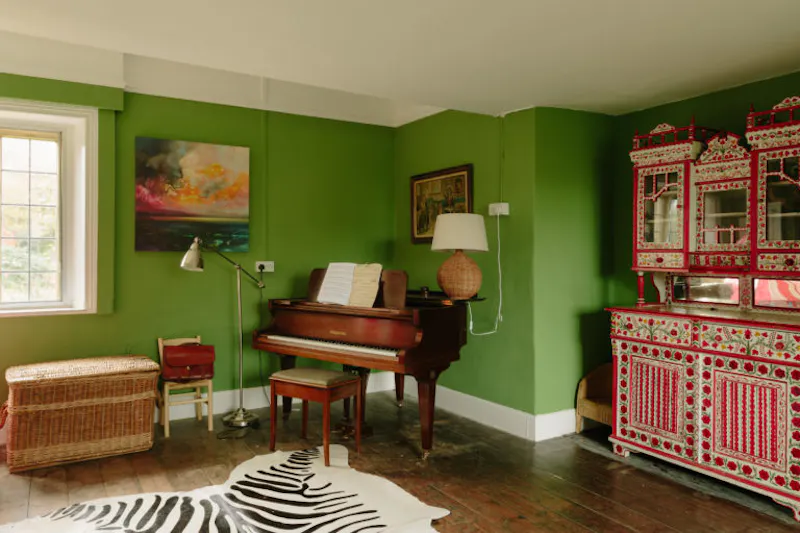 Piano at Langport manor house, H190 (photo 23)