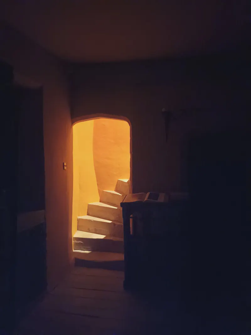 Staircase at Martock tudor court house, M355 (photo 12)