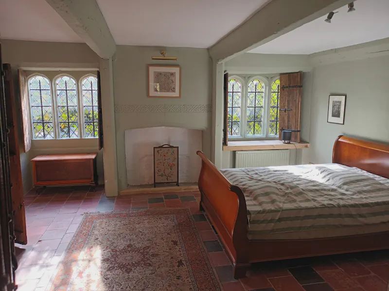 Bedroom at Martock tudor court house, M355 (photo 13)