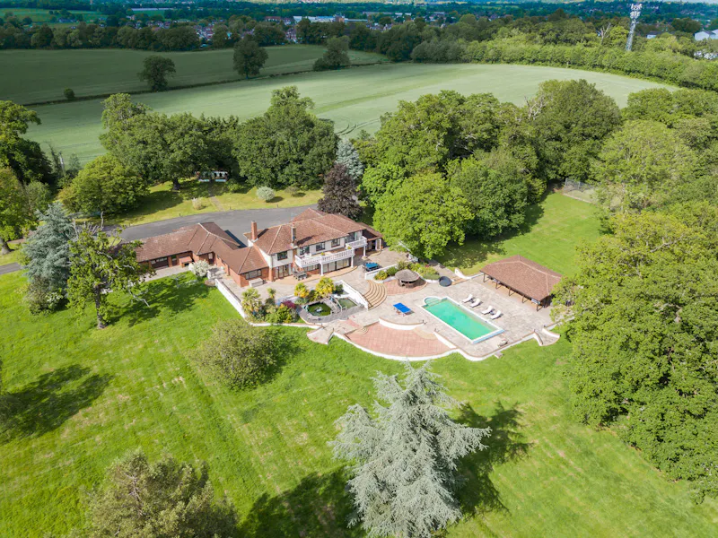 Potters Bar modern mansion, D2702 (photo 60)