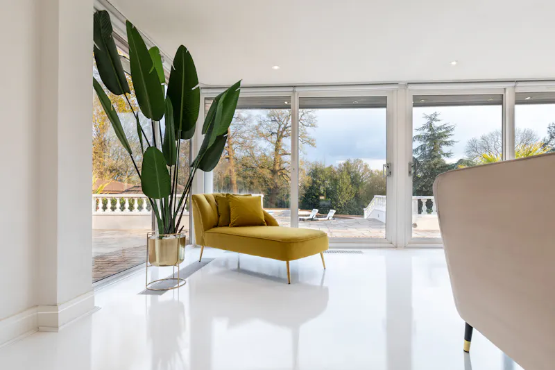 Potters Bar modern mansion, D2702 (photo 9)