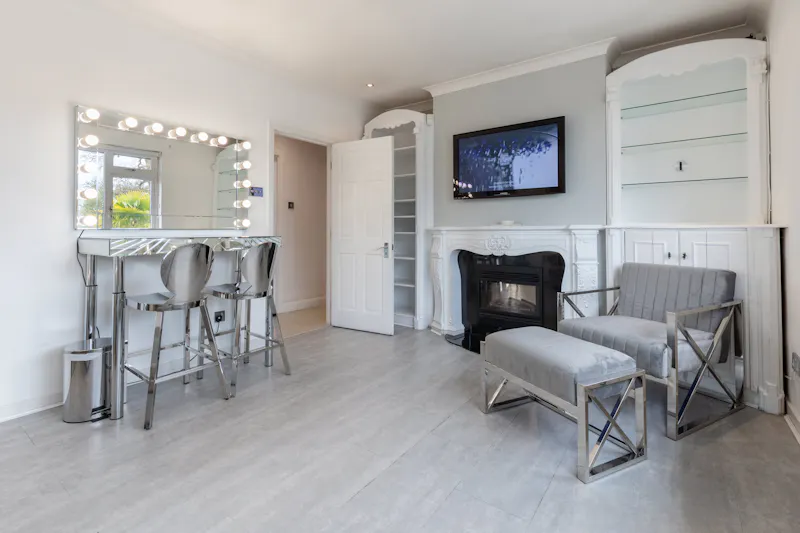 Potters Bar modern mansion, D2702 (photo 31)