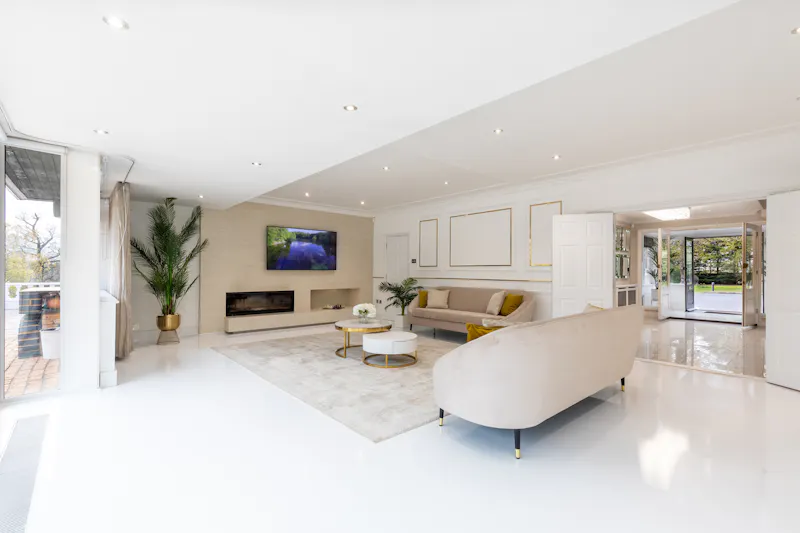 Living Room at Potters Bar modern mansion, D2702 (photo 4)