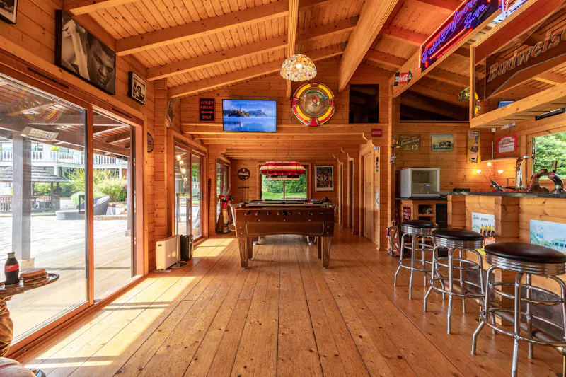 Potters Bar modern mansion, D2702 (photo 34)