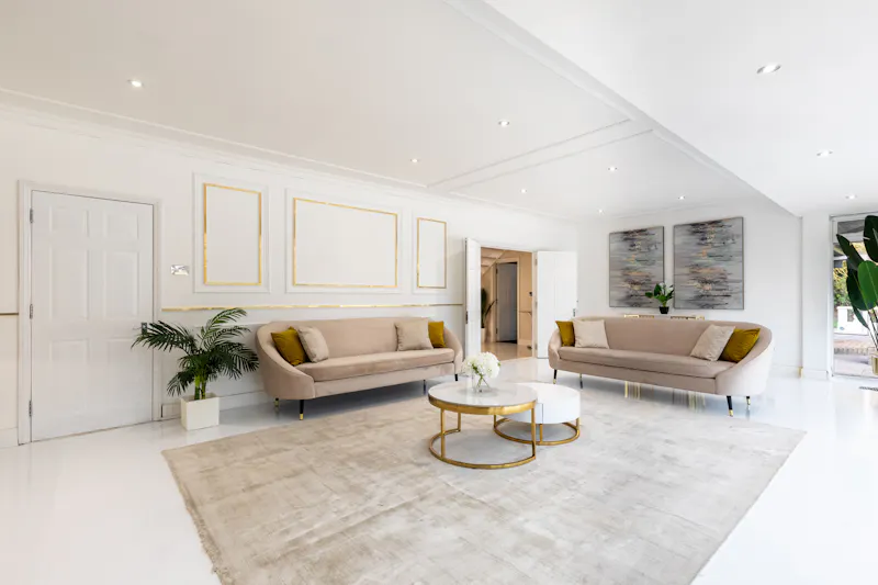 Potters Bar modern mansion, D2702 (photo 5)