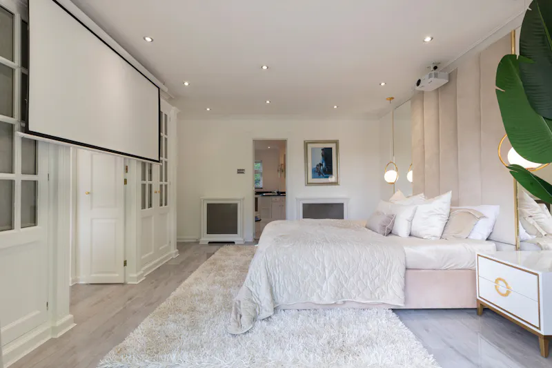 Potters Bar modern mansion, D2702 (photo 24)