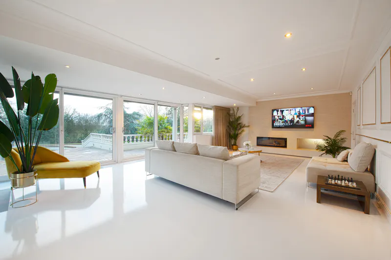 Potters Bar modern mansion, D2702 (photo 8)