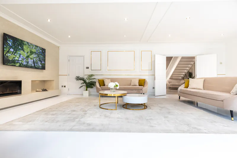Potters Bar modern mansion, D2702 (photo 6)