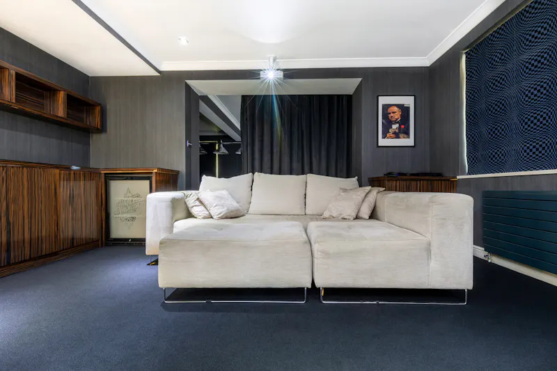 Potters Bar modern mansion, D2702 (photo 14)