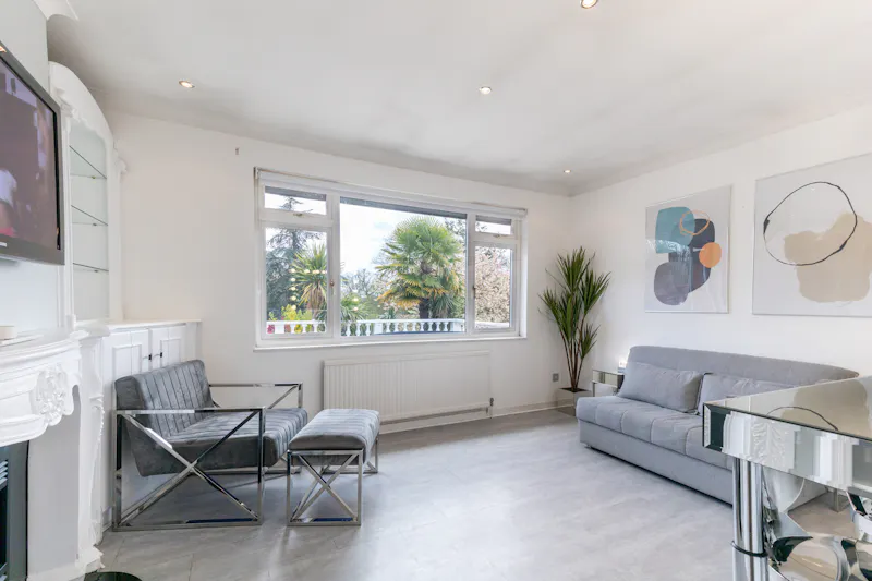 Potters Bar modern mansion, D2702 (photo 29)