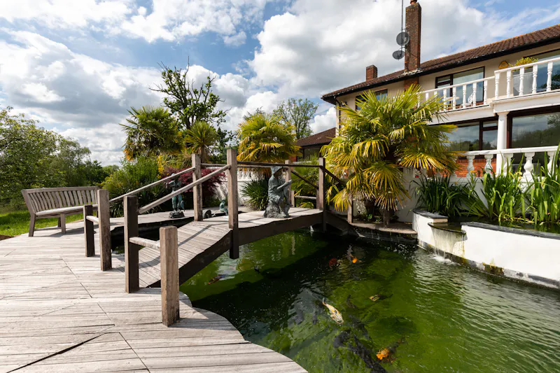 Potters Bar modern mansion, D2702 (photo 56)