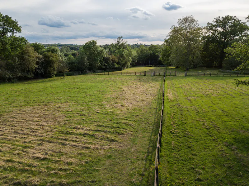 Countryside at Potters Bar modern mansion, D2702 (photo 51)