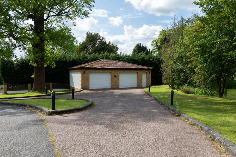 Potters Bar modern mansion, D2702 (photo 53)