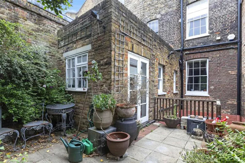 Garden at Farringdon Georgian house, A1600 (photo 30)