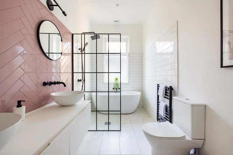 Bathroom at Vacant Victorian in Sidcup, B1906 (photo 50)