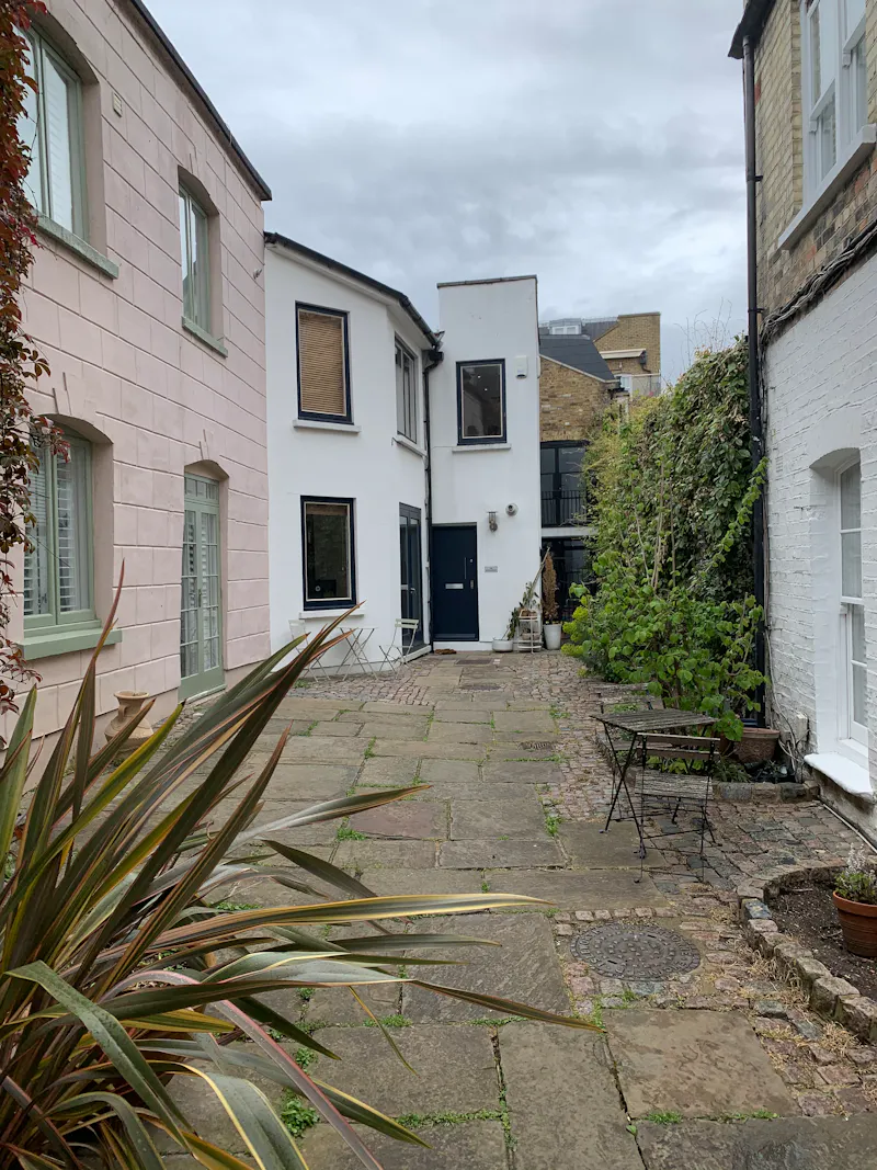 Primrose Hill mews home, D2701 (photo 19)
