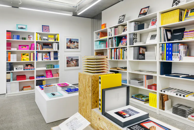 Modern Cambridge Heath studio, N386 (photo 15)
