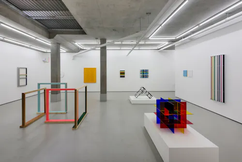 Modern Cambridge Heath studio, N386