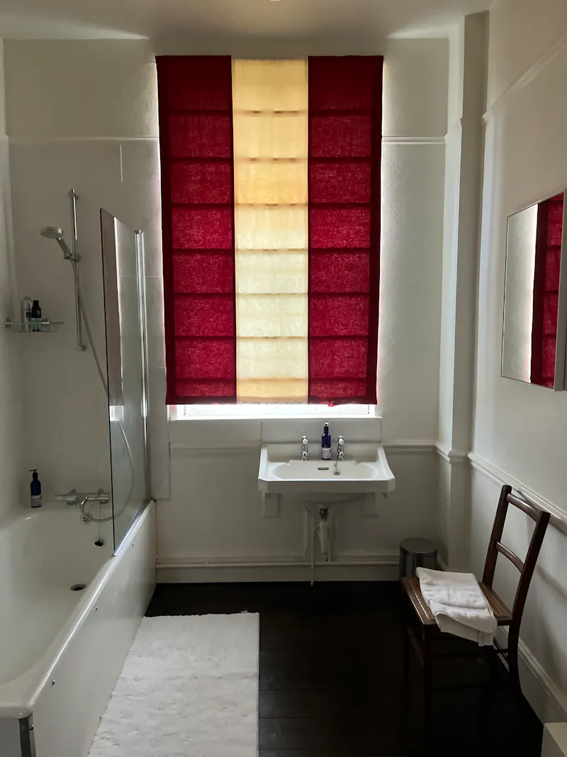 Bathroom at Womborne country house, B2011 (photo 16)
