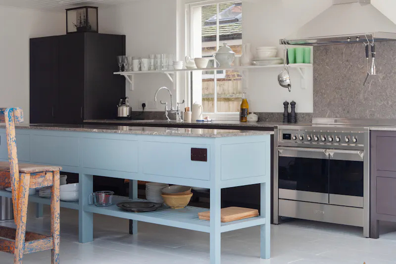 Kitchen island at Stylish Rye house, B2012 (photo 5)