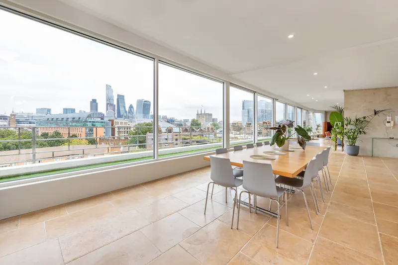 Views - city at Spacious Southwark penthouse, N522 (photo 3)